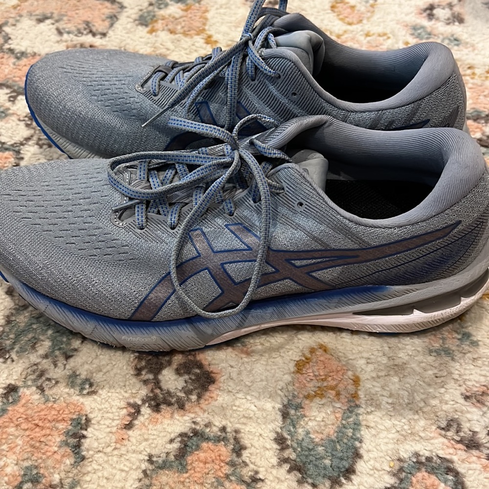 Asics - Picture 2 of 6